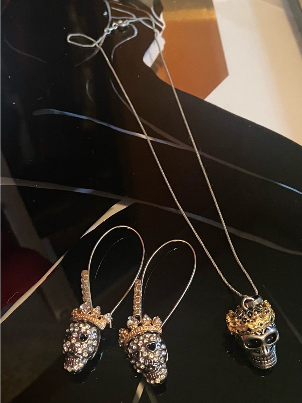 925 Sterling Skull Pendant Necklace with Gold Crown and Betsey Johnson Earrings - Picture 5 of 13